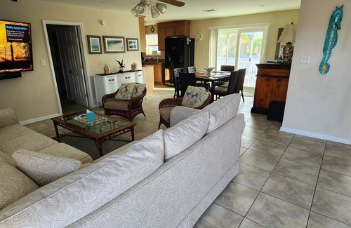 Toilla Segunda House | 3-bedroom vacation home steps to Pensacola Beach Beaches