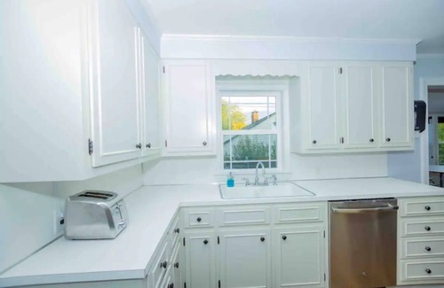 High Point House | 3-bedroom vacation home 5 minutes from High Point University
