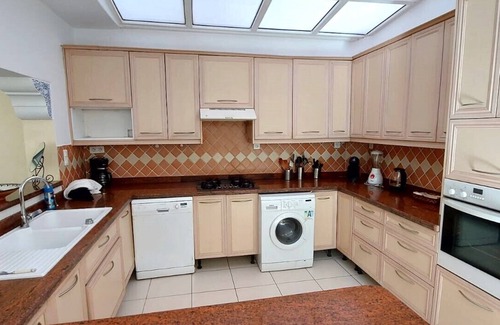 Cite Charaf Villa | 3 bedroom villa in agadir
