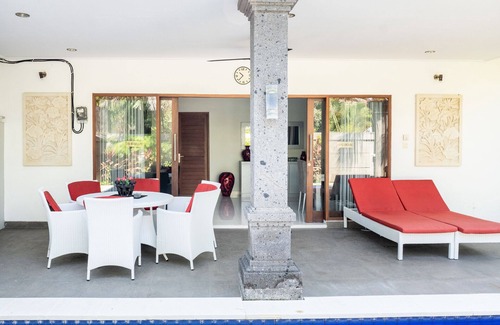 Kuta Villa | 3 Bedroom Villa Walk to Legian Beach