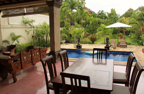 Raya Kuta Villa | 3 Bedroom Villa With Large Large At Only 400 Meters Distance From Seminyak Beach