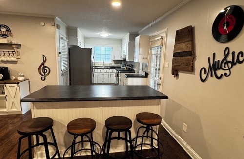 Muscle Shoals House | 3-bedroom w/pool and all the comforts of home in Muscle Shoals-recording capital