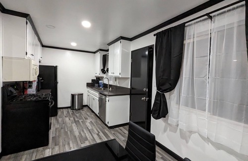 Mount Wilson House | 3 bedroom with 4 beds, 2 bathroom. Central to Los Angeles Metro Area, 7123