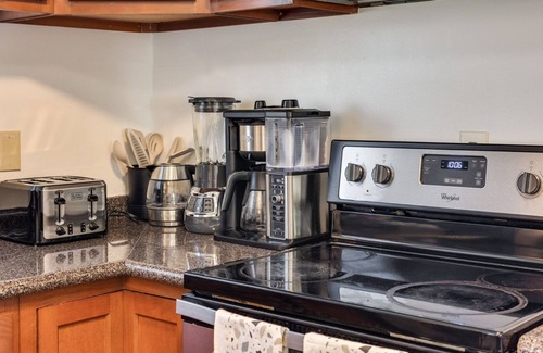 Parkdale House | 3 bedroom2 bathrooms house features WiFi, fully equipped kitchen,