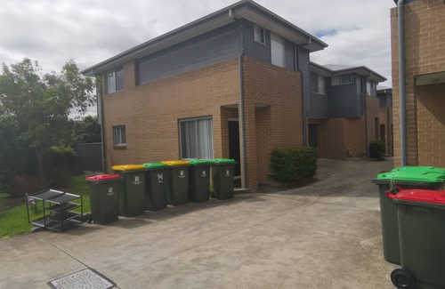 Shortland House | 3-Bedrooms all with attached bath townhouse in Shortland
