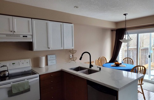 Waterloo House | 3 bedrooms and 3.5 bathroom Waterloo West Townhouse