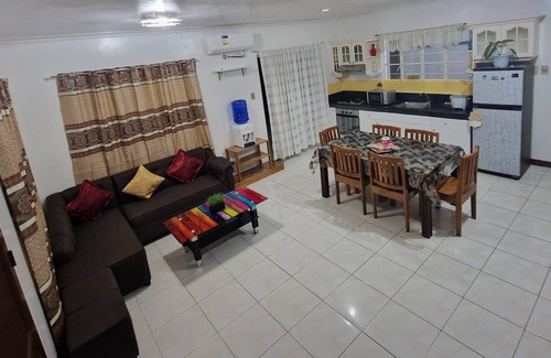 Dipolog House | 3-bedrooms house with spacious balcony, WiFi, AC in beautiful Dipolog City