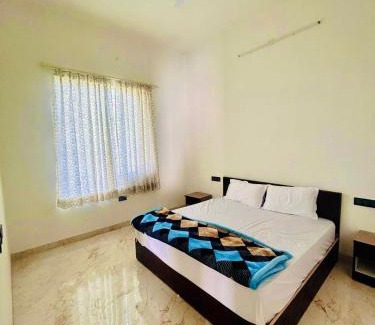 Jaipur District House | 3 BHK Farm with 2 jacuzzi, Pool, Lawn & Mountain View
