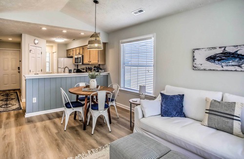 Longs Condo | 3 Community Pools: Golf Course Condo in Longs
