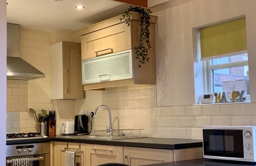 Wressle Cottage | 3 cottages on farm. Big garden with kids outdoor toys. Nr Howden/York 35 mins