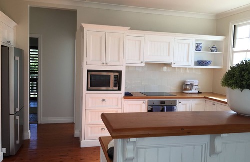 Catherine Hill Bay House | 3 for 2 offer! 50m to beach - oceanviews - Nat. Park views - whales - open fire