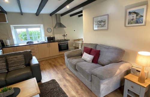 Bodorgan Cottage | 3 Glantraeth Farm Cottage. Pet friendly, ideal base to explore Anglesey.