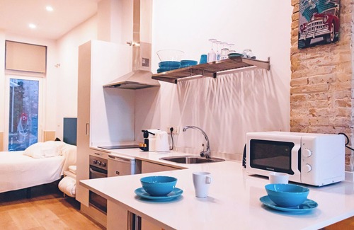 En Corts Apartment | 3 independent loft with shared swimming pool in the center of Valencia