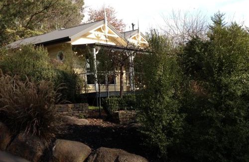 Yarra Junction Bed & Breakfast | 3 Kings Bed and Breakfast