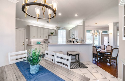 Aubrey House | ~ 3 Mi to Dtwn: Aubrey Vacation Rental w/Patio!