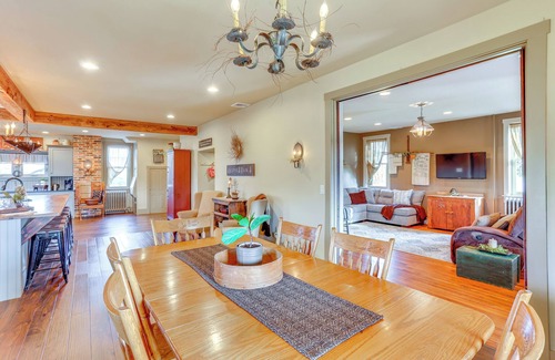 Columbia House | 3 Mi to Dtwn: Charming Farmhouse in Mount Joy!