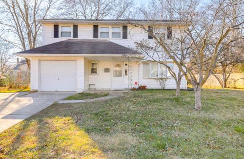 Newark House | 3 Mi to Dtwn Home with Yard in Newark