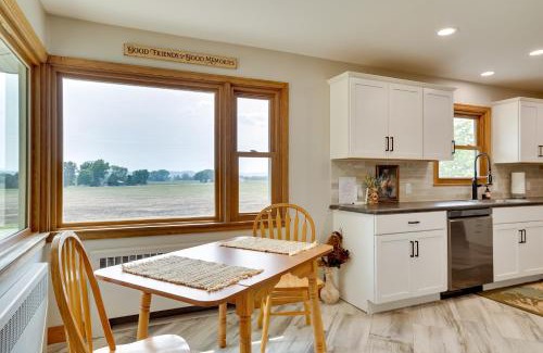 Onalaska House | 3 Mi to Lake Onalaska Quaint Home with Prairie View