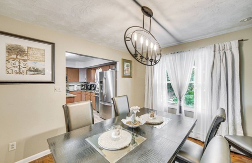 Spry House | 3 Mi to Lake Redman: Home w/Furnished Pergola!
