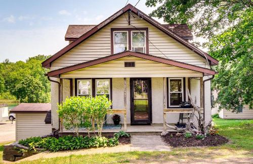 Waterloo Apartment | 3 Mi to Seneca Lake Couples Apt with River Access