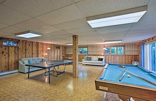 Traverse City House | 3 Mi to Silver Lake Traverse City Home with Deck