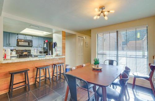 Gainesville House | 3 Mi to UF Townhome with Patio in Gainesville!