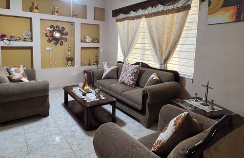 Santiago House | "3 Min to Santiago Square! 'La Casita De Santiago' – Your Charming Getaway!"