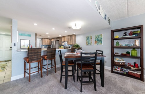 Ocean View Halifax Estates Condo | 3 min walk to beach! Ocean and river views. Great sunsets! Updated 2 br 2ba