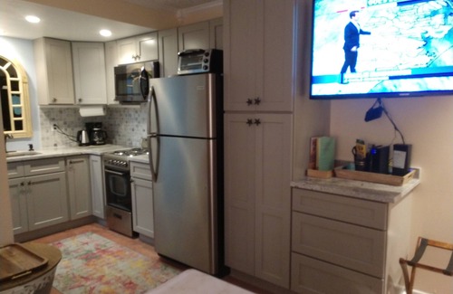 Atlantic Beach Apartment | 3 Minute walk to the Ocean!