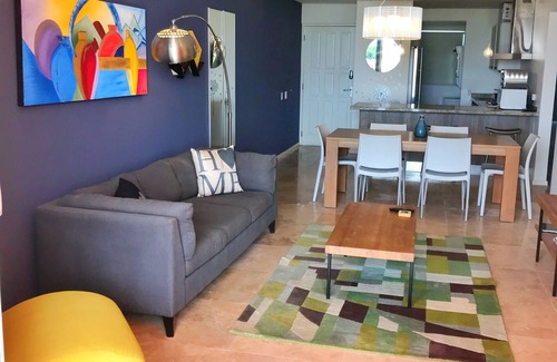 Alto Vista Apartment | 3 minutes drive away from Eagle Beach. 3 bed/2 bath apartment with balcony.