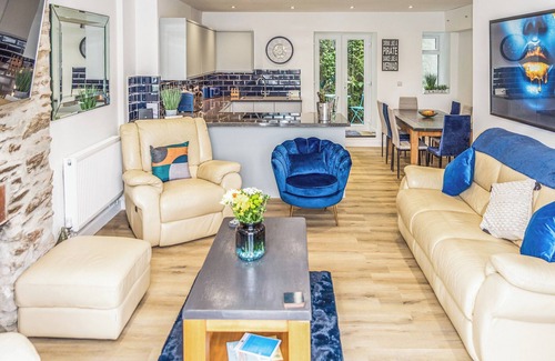 Looe Cottage | 3 Mount Pleasant-UK36650