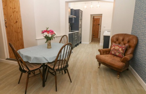Monyash Cottage | 3 OLD HALL COTTAGES, family friendly, with open fire in Bakewell