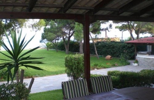 Schinias Villa | 3 or 5 BEDROOM BEACHFRONT VILLA ON MARATHON BAY - SCHINIAS, AMID PINE TREES