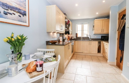 Quenington House | 3 PAINTERS FIELD, family friendly in Quenington, Near Cirencester