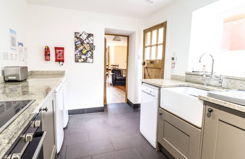 Betws-Y-Coed Cottage | 3 RAILWAY COTTAGES, family friendly, with open fire in Betws-Y-Coed