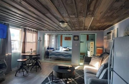 Muscle Shoals Apartment | #3 Right on the Lake! Boats & Kayaks available!