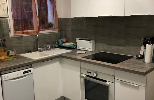Mandelieu-La-Napoule Apartment | 3 room apartment on the ground floor of a villa with sea view