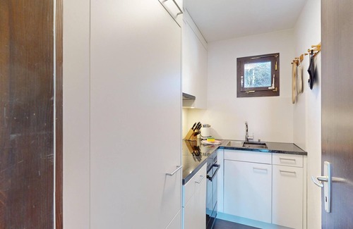 Surlej Apartment | 3-room apartment on the ground floor, entrance with hall stand, living room with