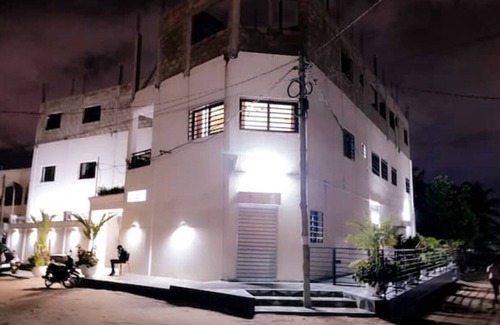 Lome Apartment | 3-room apartment near the center. Air-conditioned and free WLan