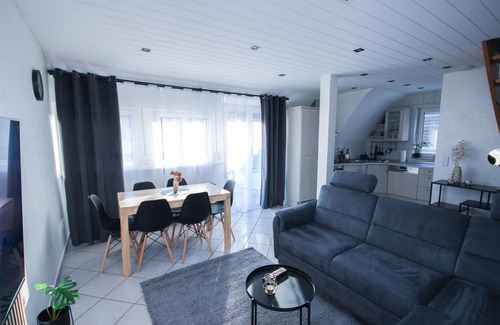 Stuttgart Apartment | 3 room duplex apartment 6 people Zuffenhausen Porsche