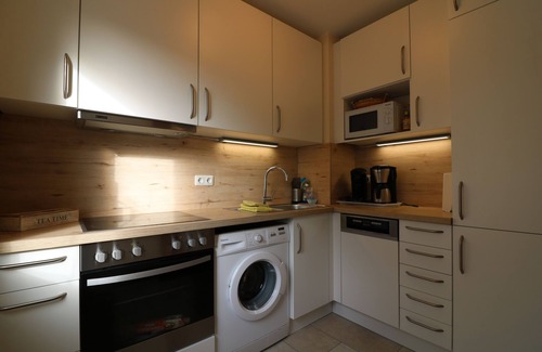 Iserbrook Apartment | 3 room non-smoking apartment west of Hamburg for 6 people!