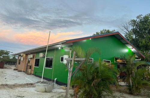 Paramaribo House | 3 slaapk luxe woning Kwatta met gezamenlijk zwembad