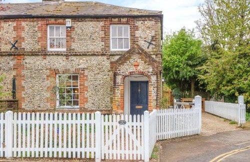 Wymondham House | 3 Station Cottages