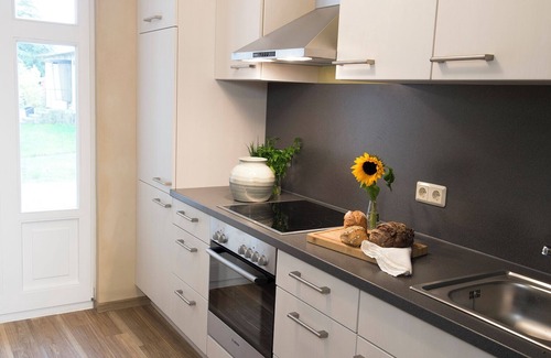 Stolpe Apartment | 3 Zimmerappartement mit Separater Küche, Eigener Eingang, 85m² für 4-6 Personen