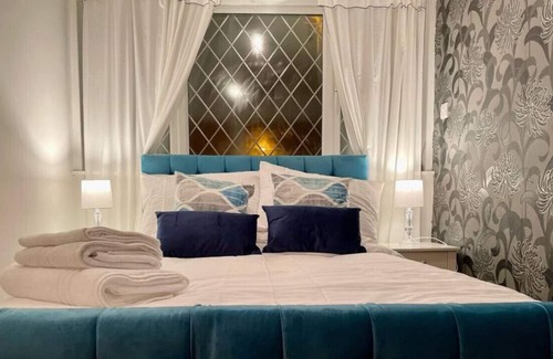 Audley House | 30 Barleyfields, Audley · Beautiful House & Free Parking