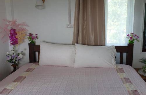 Lom Sak Bed & Breakfast | 30 m² Bed and breakfast ∙ 2 guests