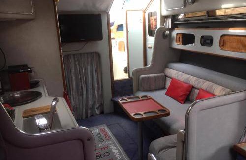 Antibes City Centre Boat Rental | 30 m² Houseboat ∙ 2 bedrooms ∙ 4 guests