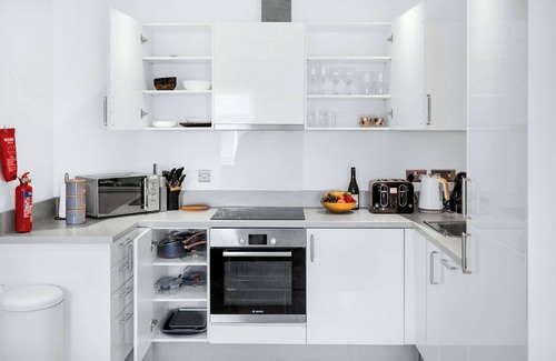 Huntingdon Apartment | 30% Monthly Discount | Long-Stay | St. Mary's Nest