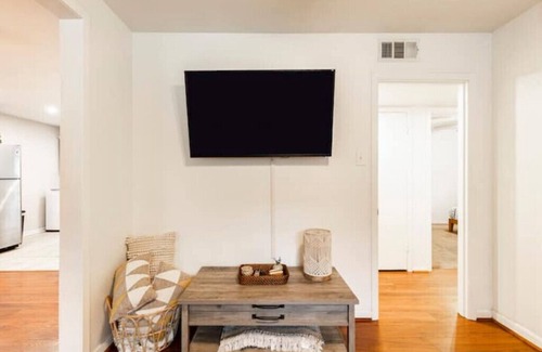 West Arlington House | 30+ Night House in Arlington, TX BIG yard!