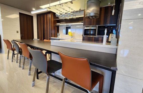 Jocheon Apartment | 30 Seconds to Hamdeok Beach Ocean View Penthouse Group Space for Up to 12 People